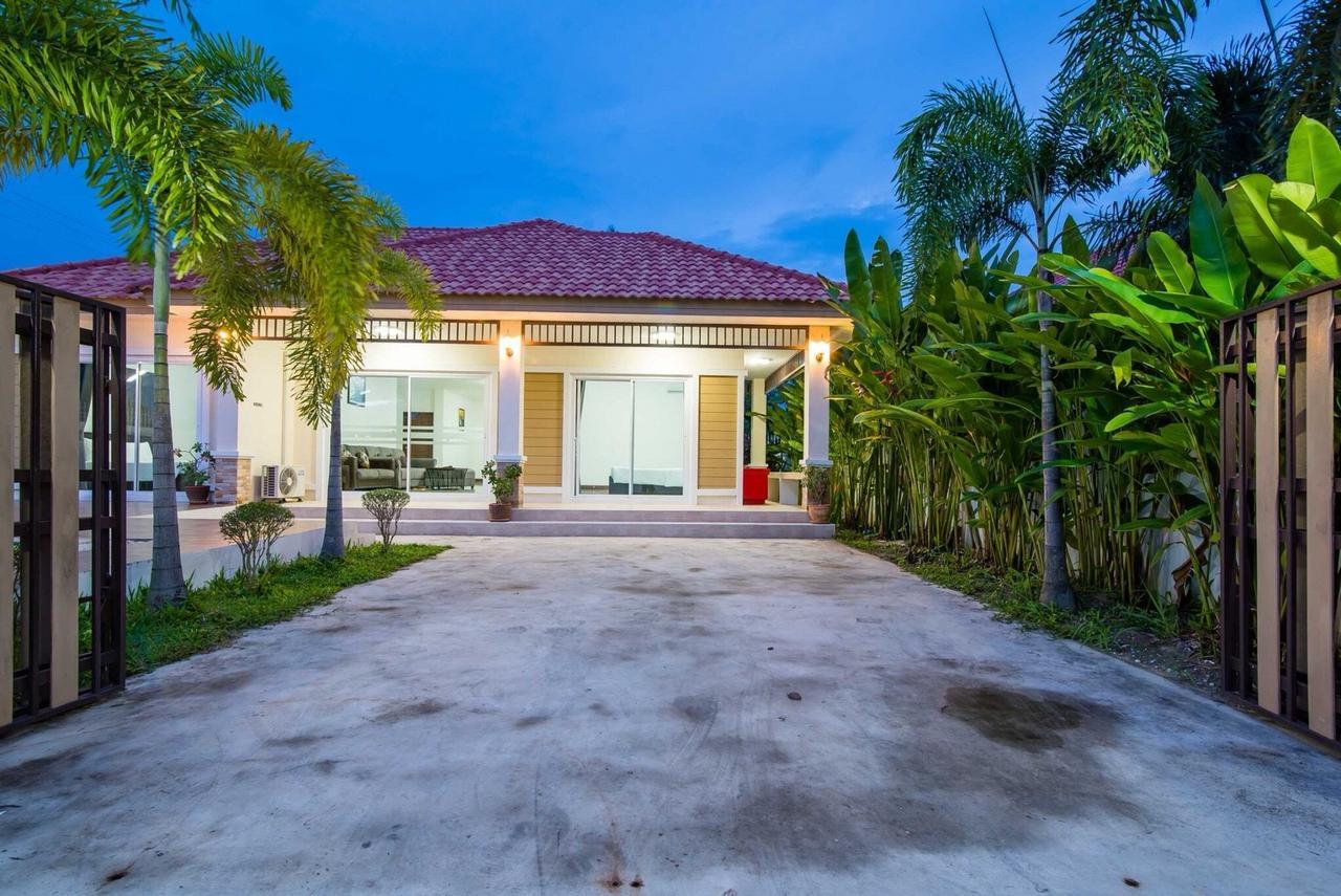 The Legacy Huahin Pool Villa Exterior photo